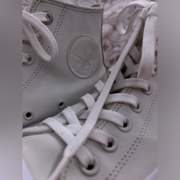 High top Converse Chuck 2 White Canvas w/ Lunarlon Sz 9 - Picture 2 of 16